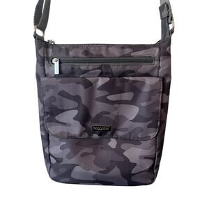 BAGALLINI TOWN BAGG CROSSBODY PURSE GRAY CAMO